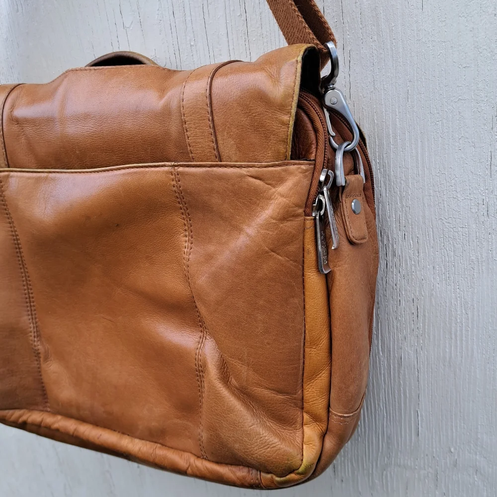REDUCED. XL Kenneth Cole leather business bag